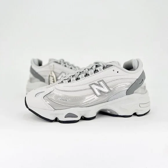New Balance White And Gray Sneakers